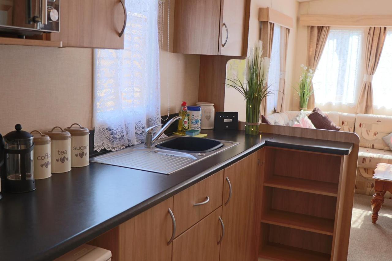 Palm 1 Park Home With Hot Tub 斯沃尼奇 外观 照片