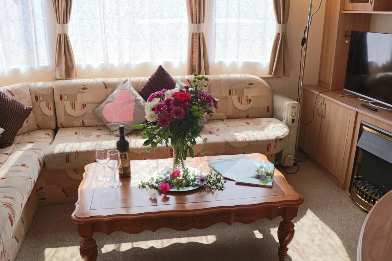Palm 1 Park Home With Hot Tub 斯沃尼奇 外观 照片