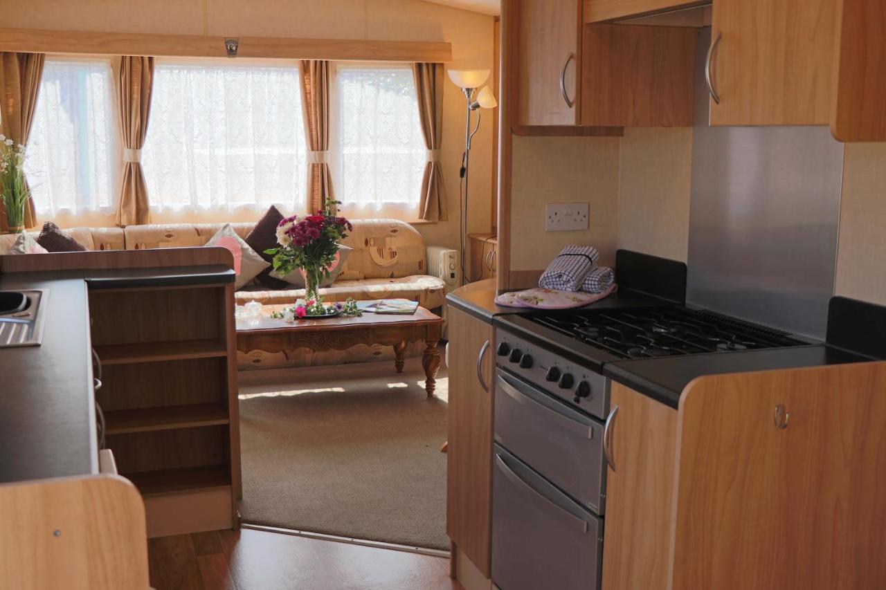Palm 1 Park Home With Hot Tub 斯沃尼奇 外观 照片