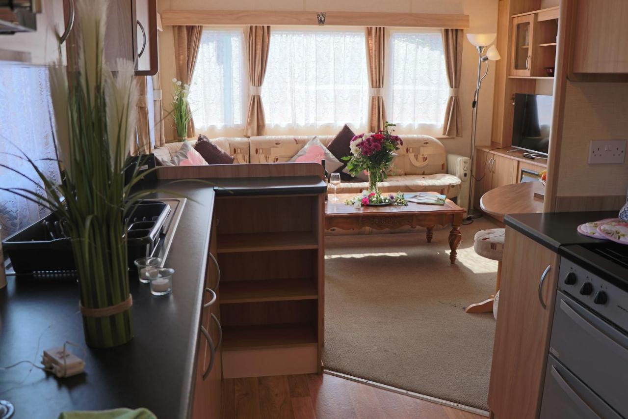 Palm 1 Park Home With Hot Tub 斯沃尼奇 外观 照片